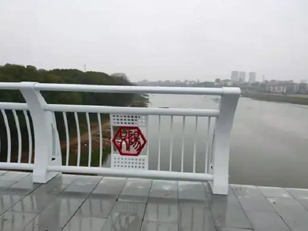 路邊牛角護(hù)欄J55