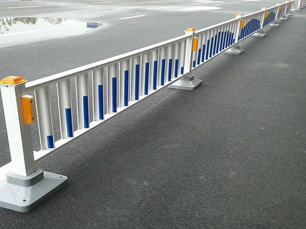 交通護(hù)欄(人行護(hù)欄) J32