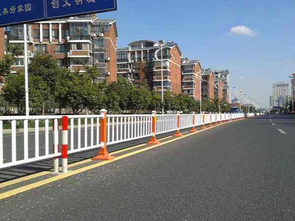 道路護(hù)欄J45